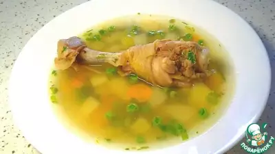 Куриный суп с молодым горошком
