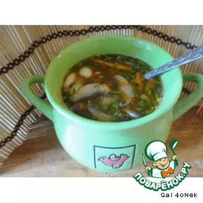 Фасолевый суп с грибами и копченостями