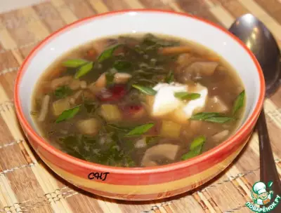 Грибной суп с красной фасолью и шпинатом