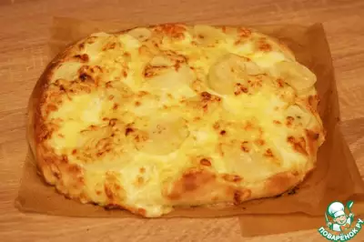 Пицца с грушей и сыром моцарелла