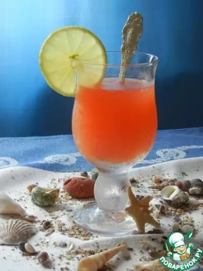 Чайно цитрусовый пунш с фруктовым сиропом морской бриз