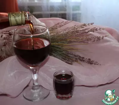 Ликёр вишнёвый лист и вино для здоровья