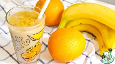 Смузи с бананом, апельсином и имбирем