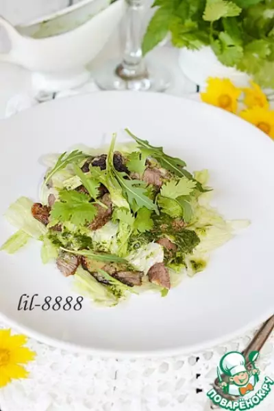 Салат из баранины-гриль с мятной заправкой