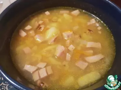 Чечевичный суп с чесночными сардельками