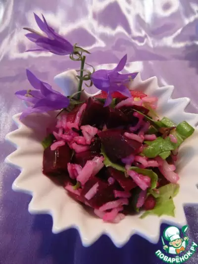 Салат с маринованной свеклой и рисом
