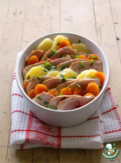 Морковно картофельный гратин со свининой