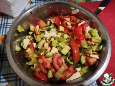 Салат с насыщенным вкусом из простых продуктов