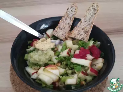 Салат из шпината фруктово-ягодный