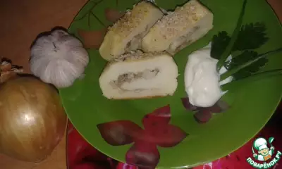 Завиванец картофельный с рыбой и луком