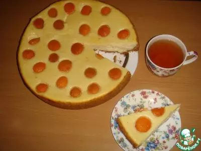 Творожно-сырный пирог с абрикосами