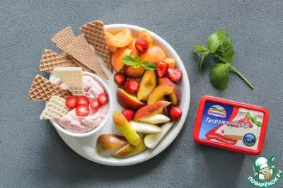 Клубнично-сырный дип к фруктам и ягодам