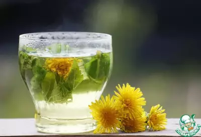 Летний освежающий напиток с хризантемой