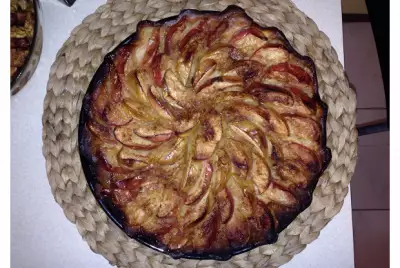 Яблочный пирог с ягодами