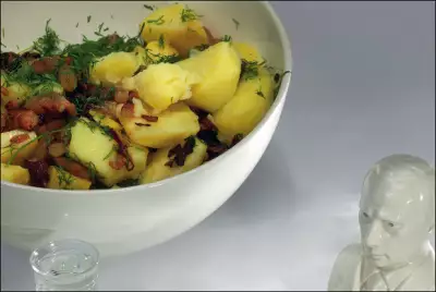 Картофель со шкварками