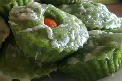 Маффины со шпинатом брокколи и адыгейским сыром