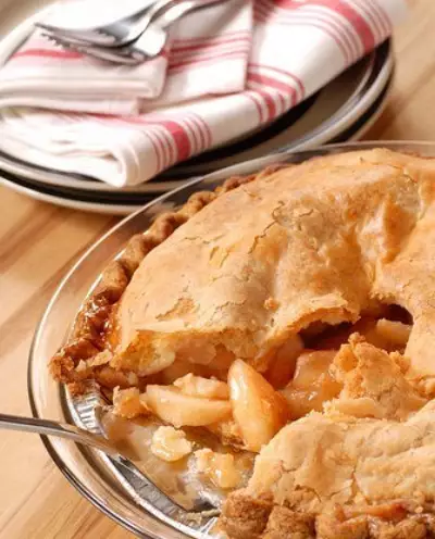 Французский яблочный пирог с карамелью