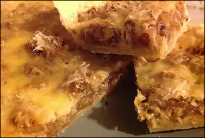 Пирог из карамелизованного лука с сыром