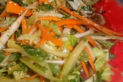 Салат овощной микс с азиатской заправкой