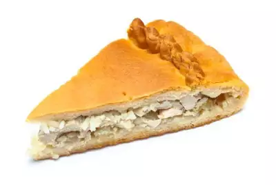 Пирог с рисом и мясом цыпленка в микроволновой печи