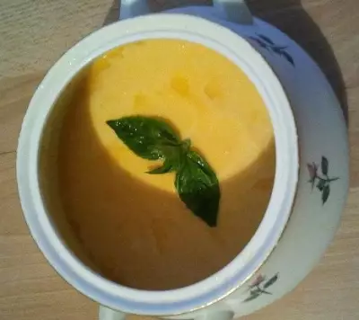 Тыквенный крем суп с рукколой и кедровыми орешками