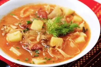 Суп из квашеной капусты с рисом и картофелем по запорожски