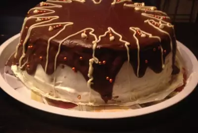 Шоколадный торт с маскарпоне в глазури