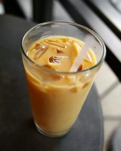 Кофейно сливочный коктейль с самбукой
