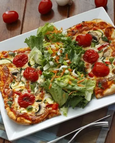 Пицца с овощами и рисом вегетарианская