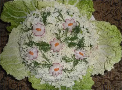 Слоеный весенний овощной салат