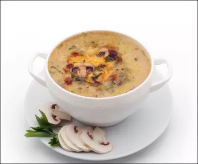Суп из перловой крупы с хаггисом и грибами