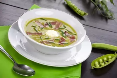 Суп с зеленым горошком и копченостями
