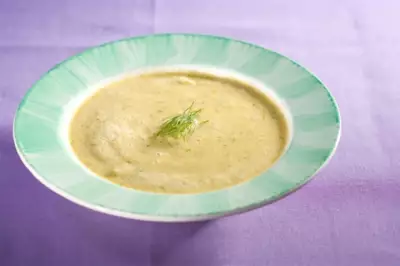 Быстрый зеленый суп-пюре с кабачками