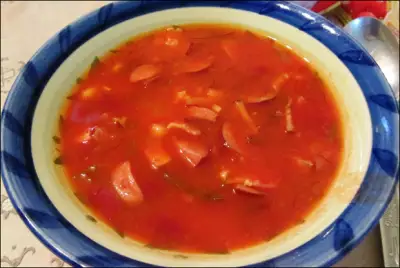 Томатный суп с охотничьими колбасками