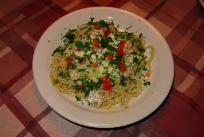 Спагетти с лососем и брокколи в сливочном соусе