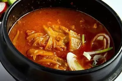 Острый суп из пекинской капусты kimchi jjigae
