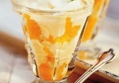 Простой десерт из йогурта и мандаринов