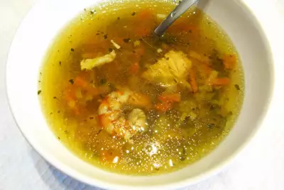 Суп с красной рыбой и креветками