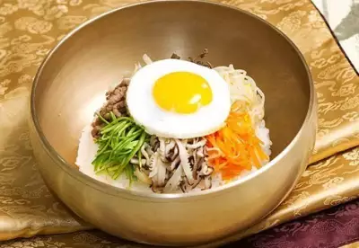 Рисовый микс с мясом пибимпап 비빔밥
