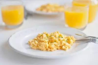 Яйца крэмбл к завтраку