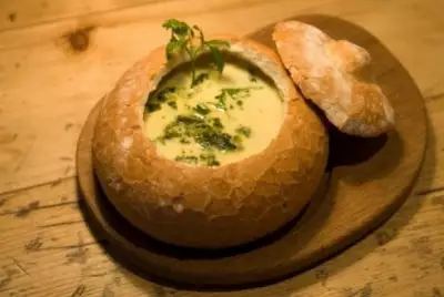 Сырный суп с брокколи и ветчиной от Ри Драммонд