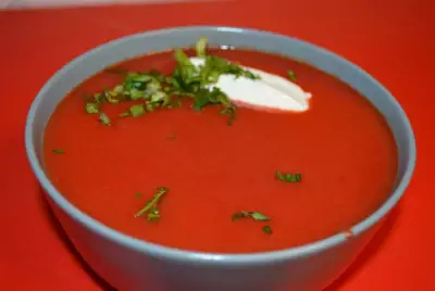 Вегетерианский пряный свекольный суп пюре