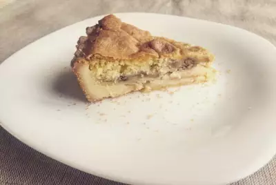Бананово-яблочный пирог с миндалём и манным франжипаном