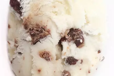 Сливочное мороженое chocolate chip cookie dough