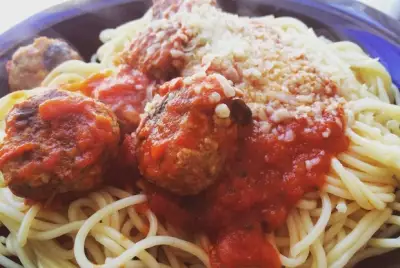 Спагетти с мясными шариками meatballs
