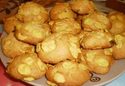 Печенье из кукурузной муки с изюмом «Пустынные розочки»