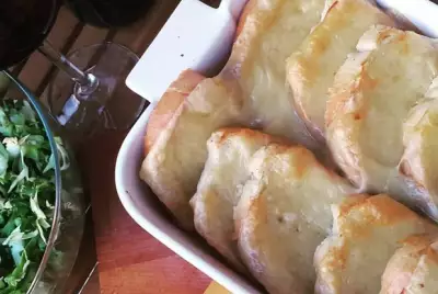 Рамекен — хлеб запеченный с сыром