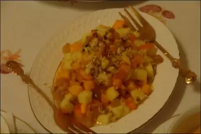 Салат тыквенный с яблоками и изюмом оранжевое прикосновение
