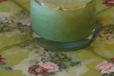 Зеленый коктейль на кумысе с шпинатом и огурцом сок жизни