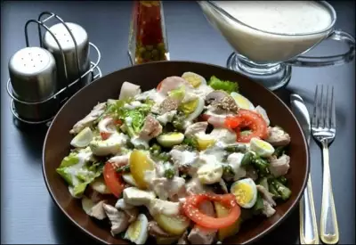 Теплый овощной салат со сливочным соусом